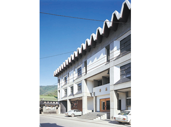 Hotel facade.